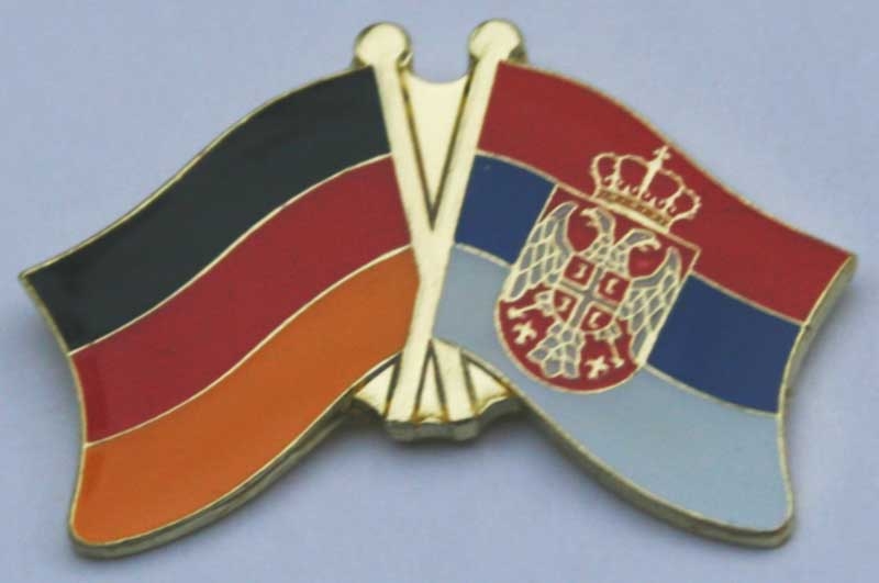 Deutschland / Serbien mit Wappen Freundschaftspin