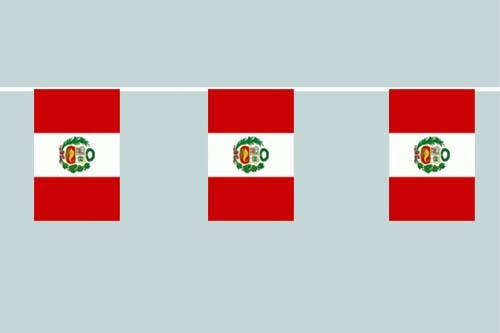 Peru mit Wappen Flaggenkette 6 Meter / 8 Flaggen 30x40 cm