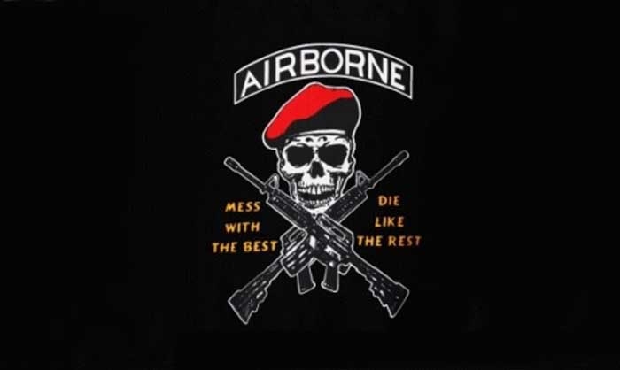 Airborne Pirat Airborne "Mess with the best" Flagge 90x150 cm